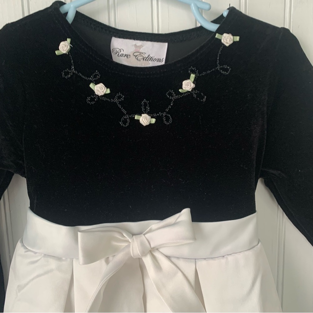 Rare Editions (4T) Black and White Dress with Bow and underlay slip - Picture 2 of 6